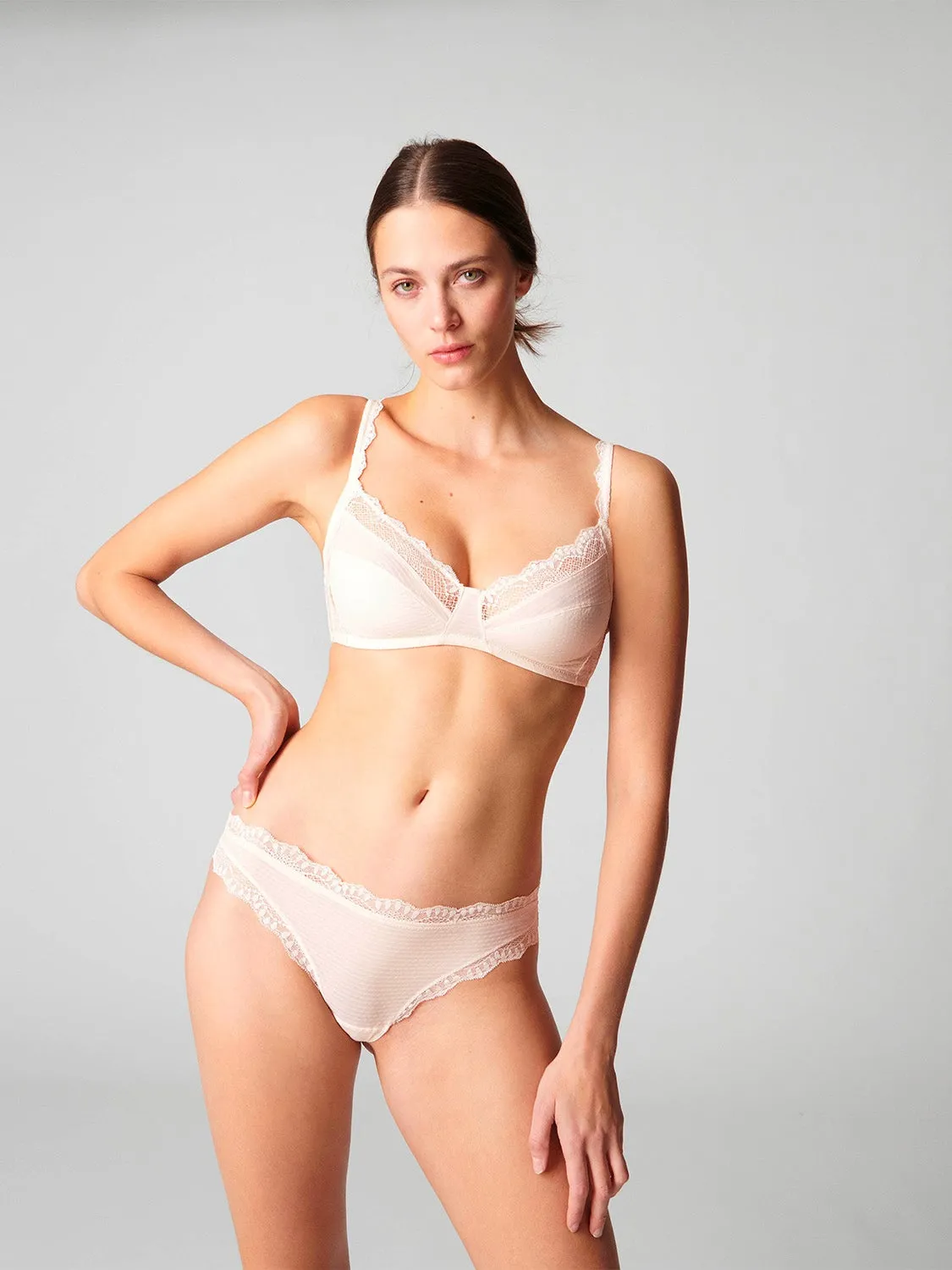 Candide Wireless Triangle - Sakura Pink