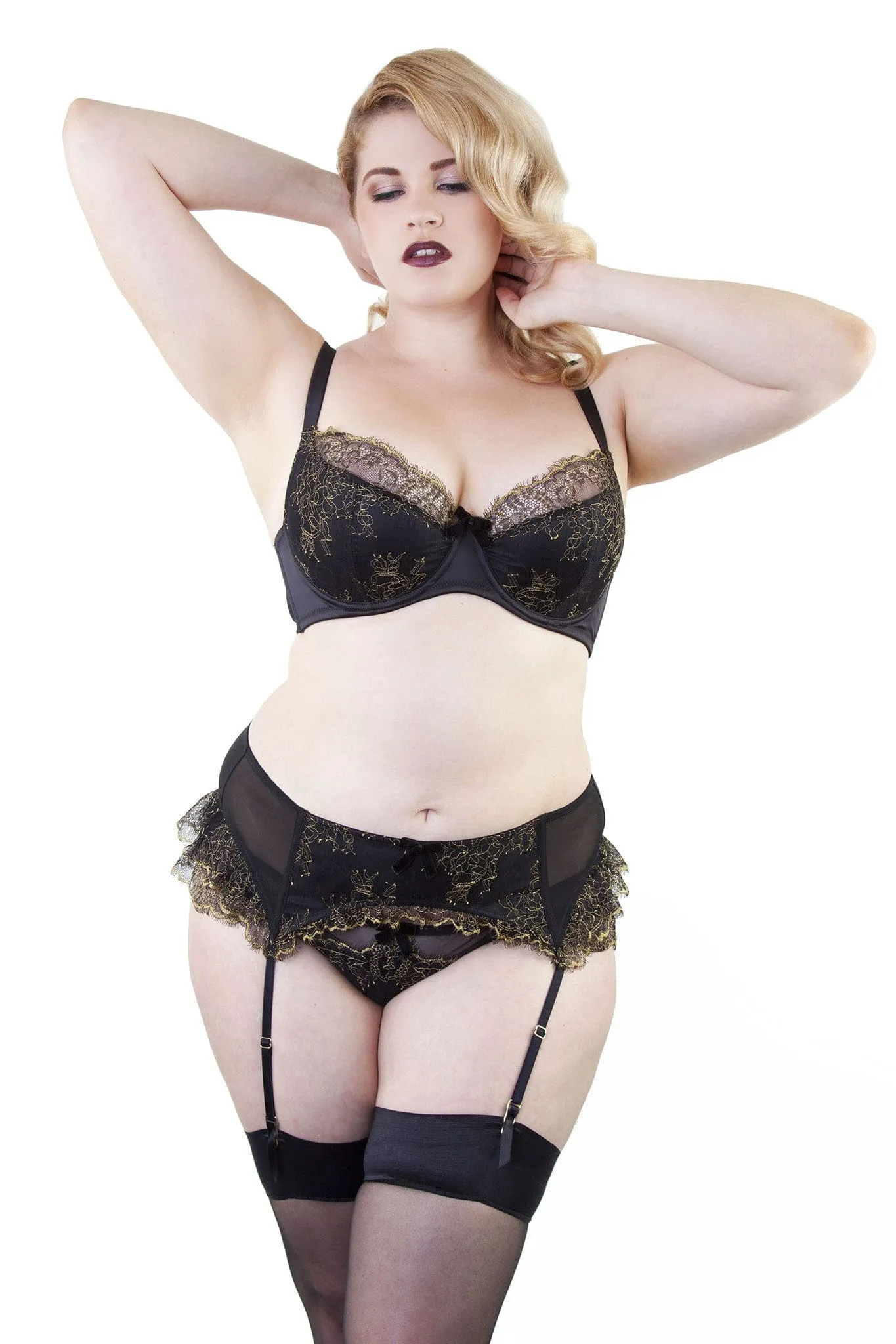 Karine Lace OverlaySuspender Black/Gold Curve