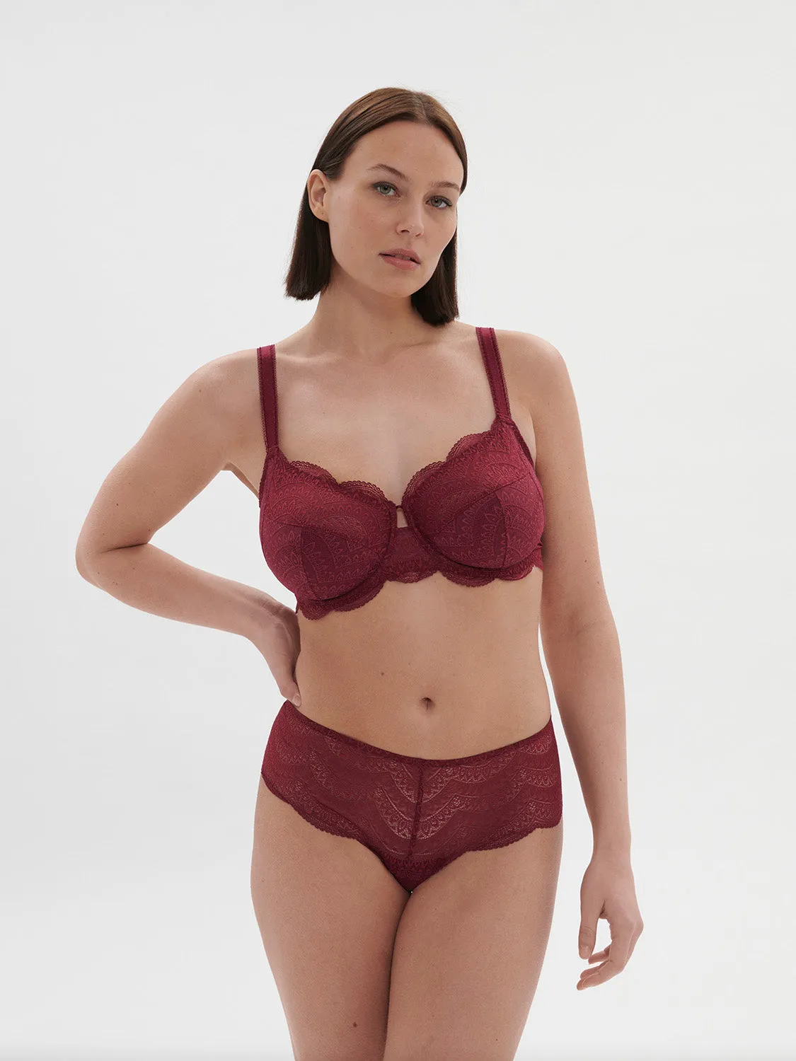 Karma Full Cup - Spinel Red