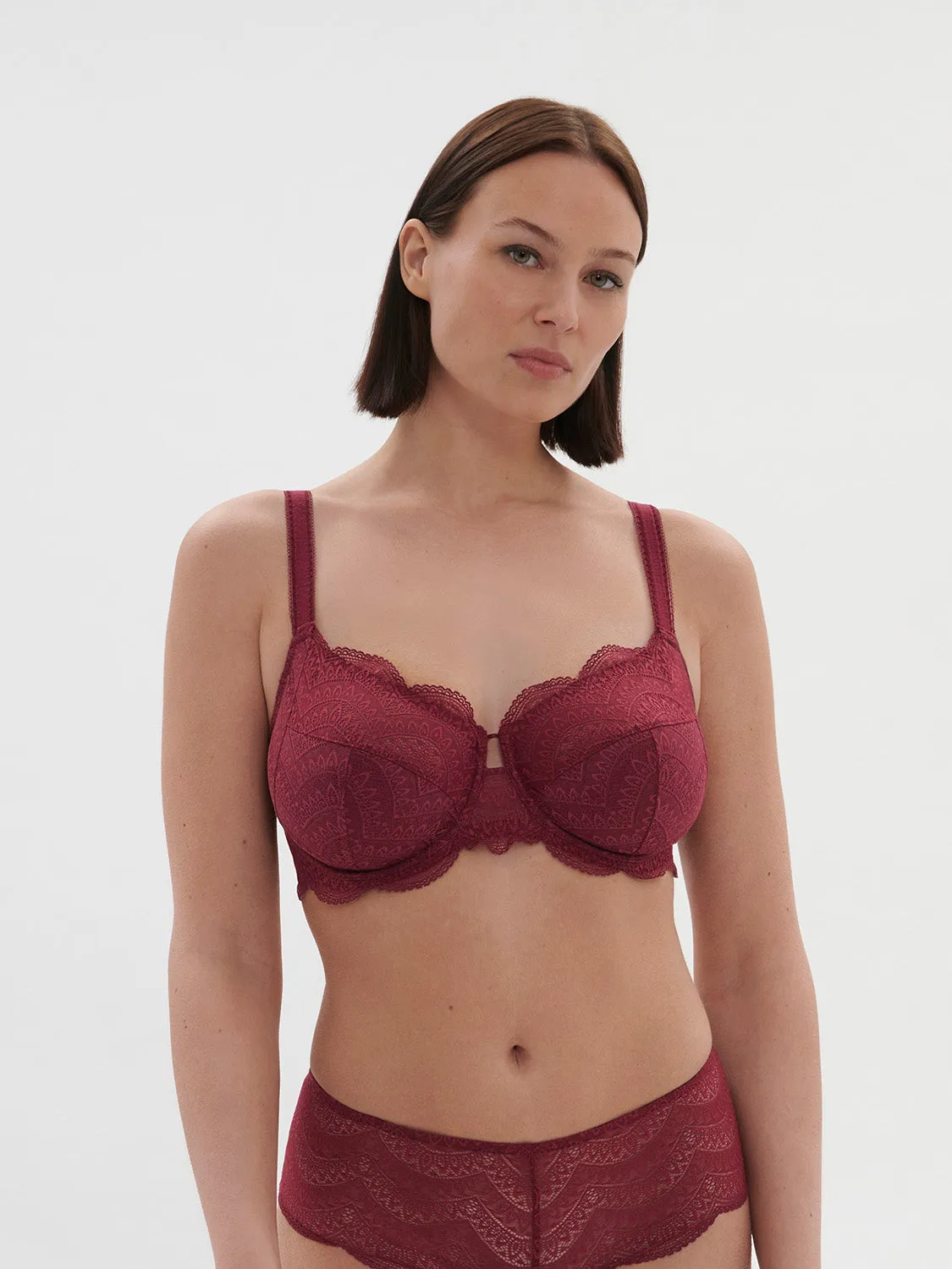 Karma Full Cup - Spinel Red